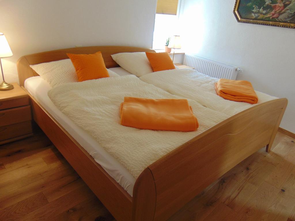 Ferienwohnung Bergblick /Moseltal Burgen  Ngoại thất bức ảnh